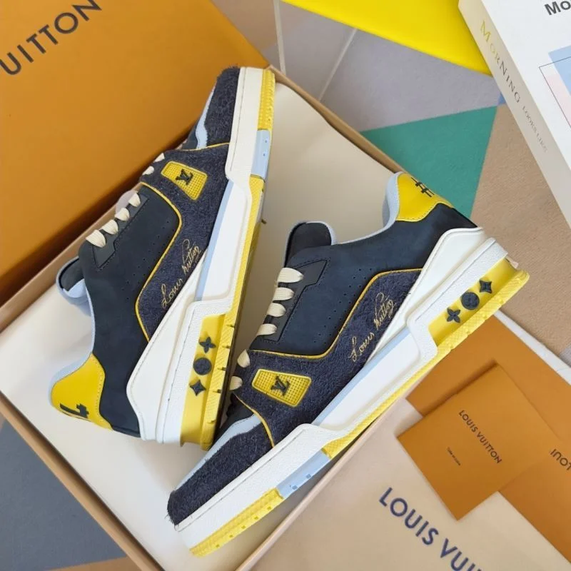 Louis Vuitton Trainer Sneaker ZipUp 31523