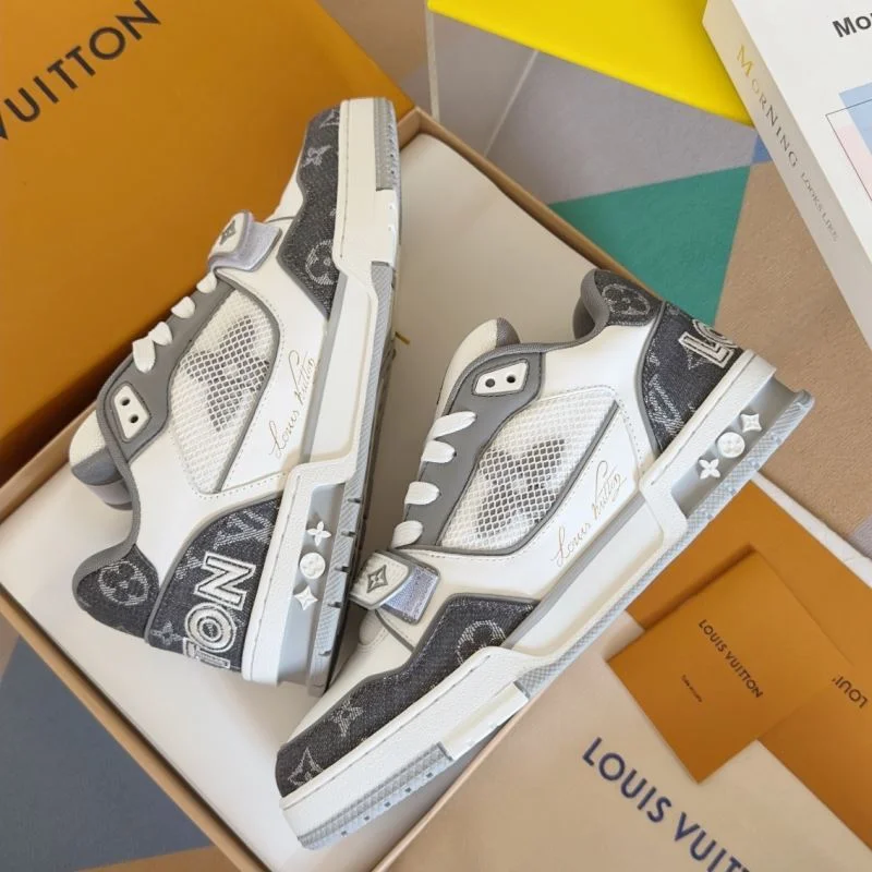 Refined Louis Vuitton Trainer Sneaker 31533