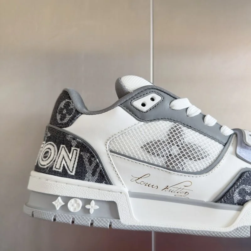 Refined Louis Vuitton Trainer Sneaker 31533