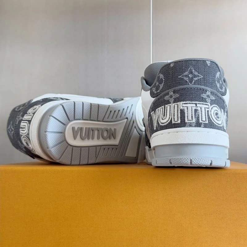 Refined Louis Vuitton Trainer Sneaker 31533