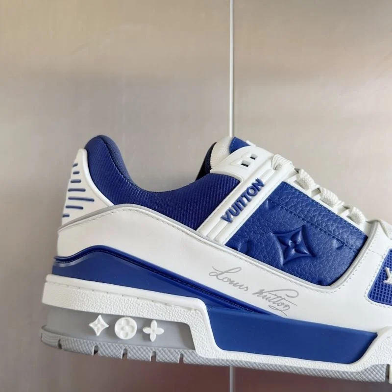 Louis Vuitton Trainer Sneaker Breathable 31519