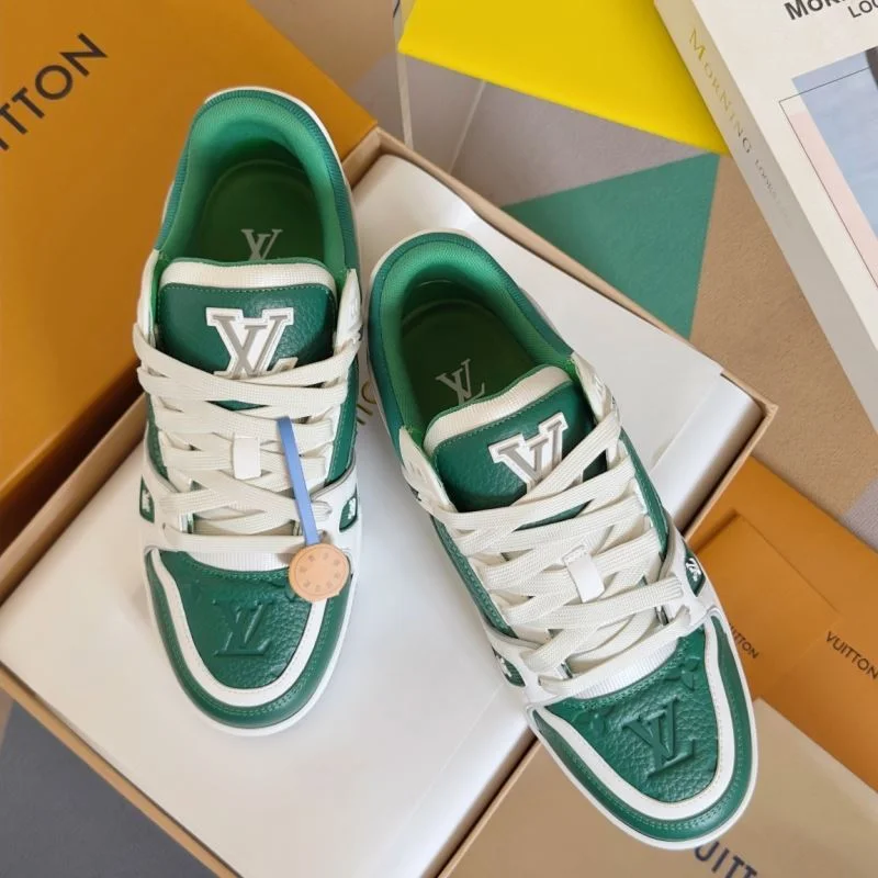 Lightweight Louis Vuitton Trainer Sneaker 31518