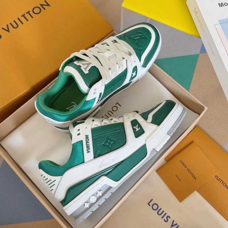 Lightweight Louis Vuitton Trainer Sneaker 31518
