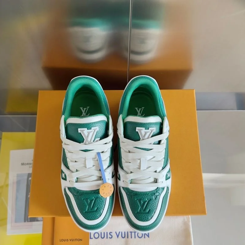 Lightweight Louis Vuitton Trainer Sneaker 31518