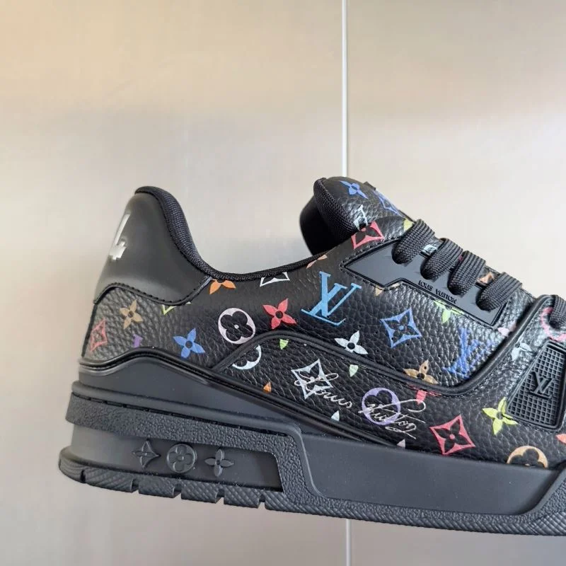 Seasonal Louis Vuitton Trainer Sneaker 31517