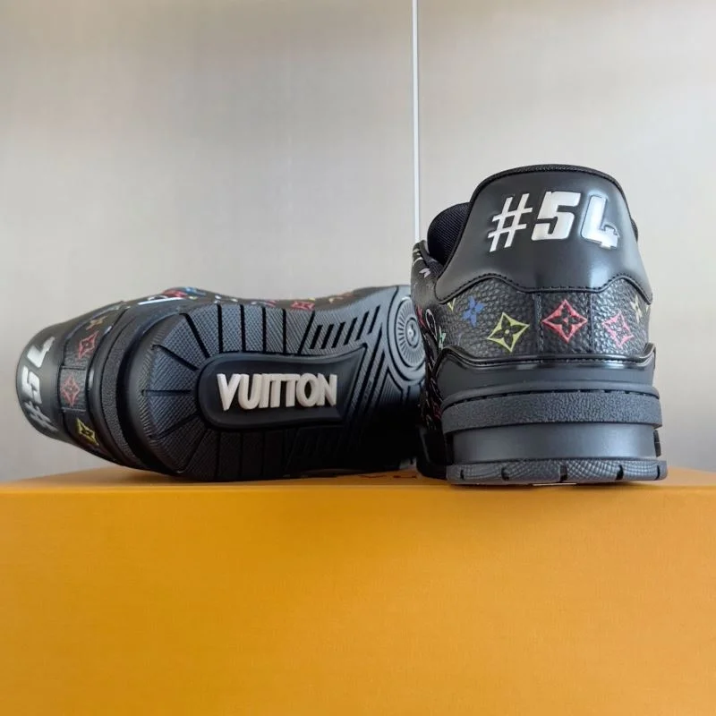 Seasonal Louis Vuitton Trainer Sneaker 31517