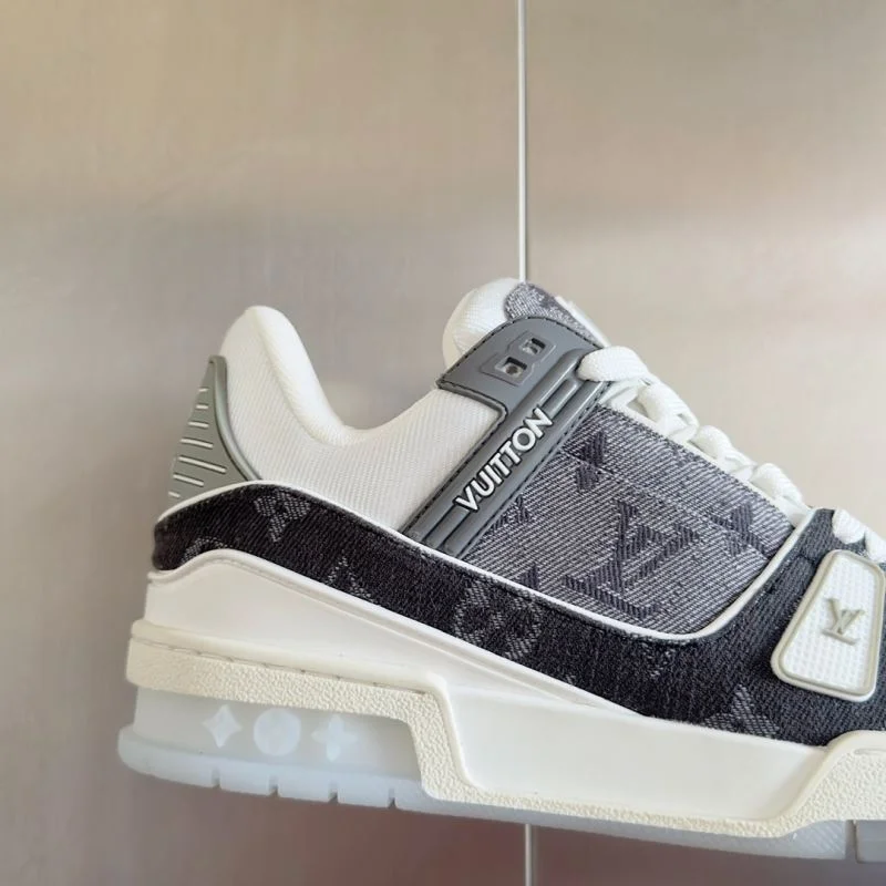 ComfortFit Louis Vuitton Trainer Sneaker 31503