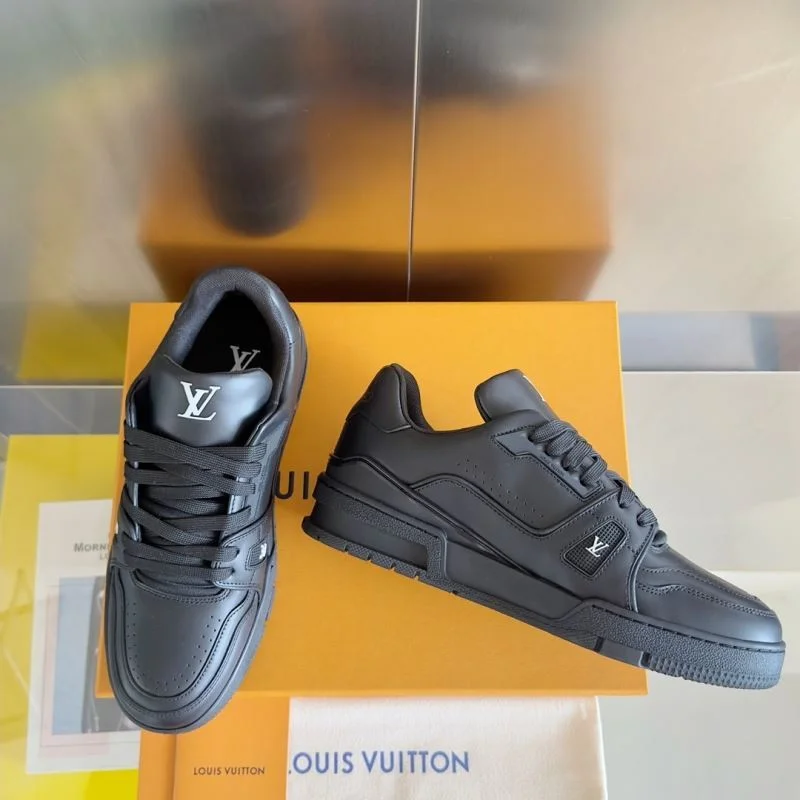 Snug Louis Vuitton Trainer Sneaker 31496