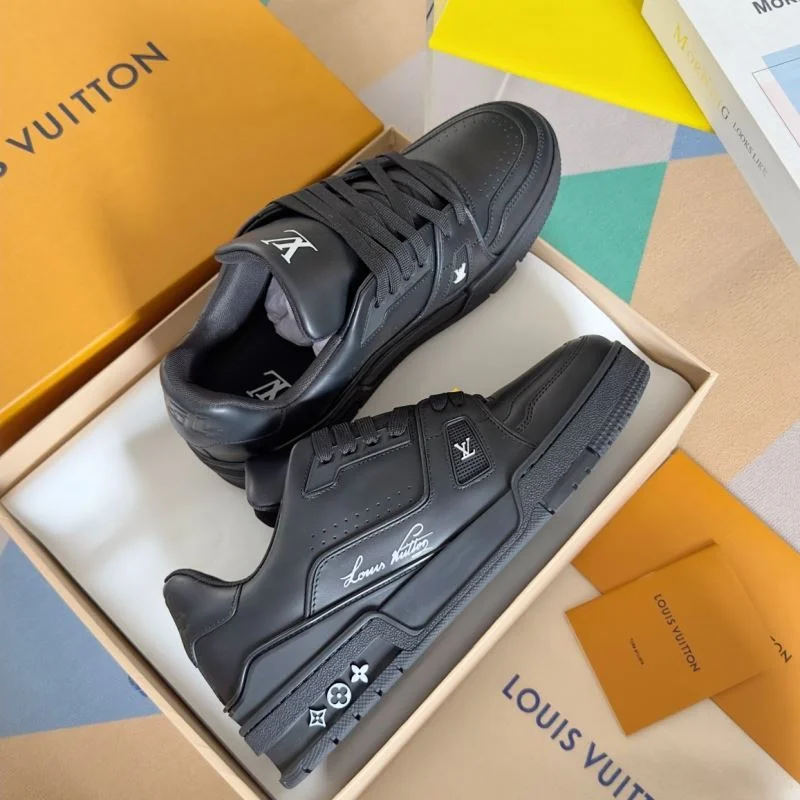 Snug Louis Vuitton Trainer Sneaker 31496