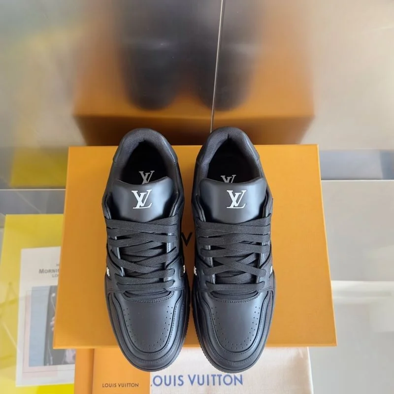 Snug Louis Vuitton Trainer Sneaker 31496