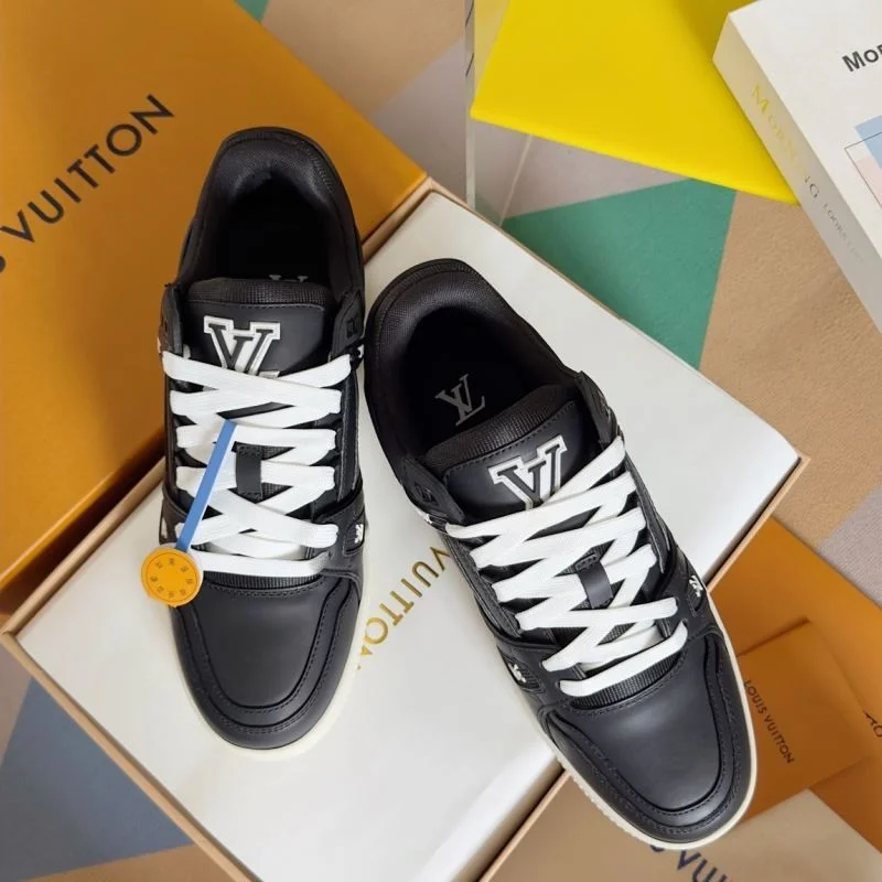 Louis Vuitton Trainer Sneaker Breathable 31512