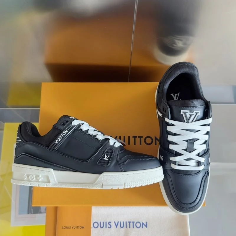 Louis Vuitton Trainer Sneaker Breathable 31512