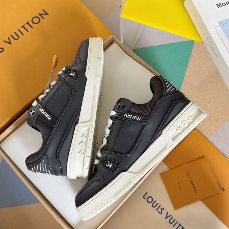 Louis Vuitton Trainer Sneaker Breathable 31512