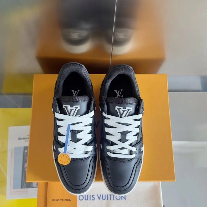 Louis Vuitton Trainer Sneaker Breathable 31512