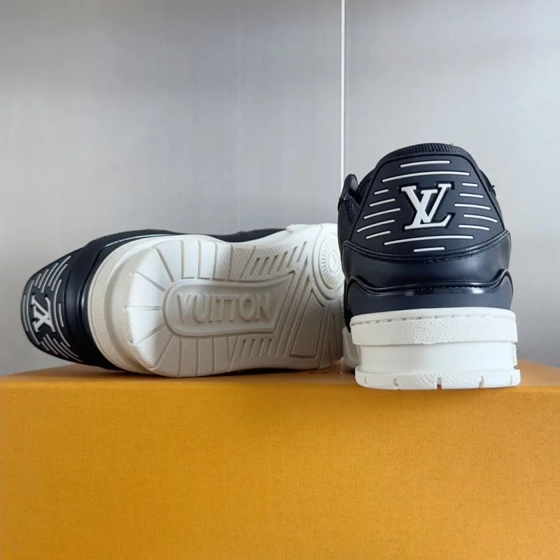 Louis Vuitton Trainer Sneaker Breathable 31512