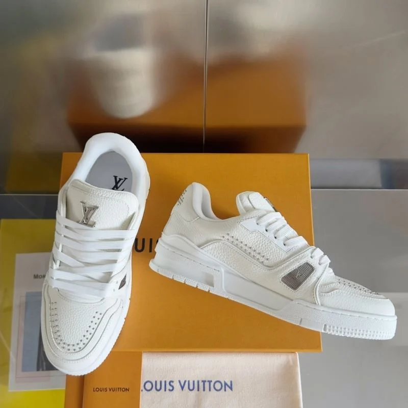 FashionForward Louis Vuitton Trainer Sneaker 31501