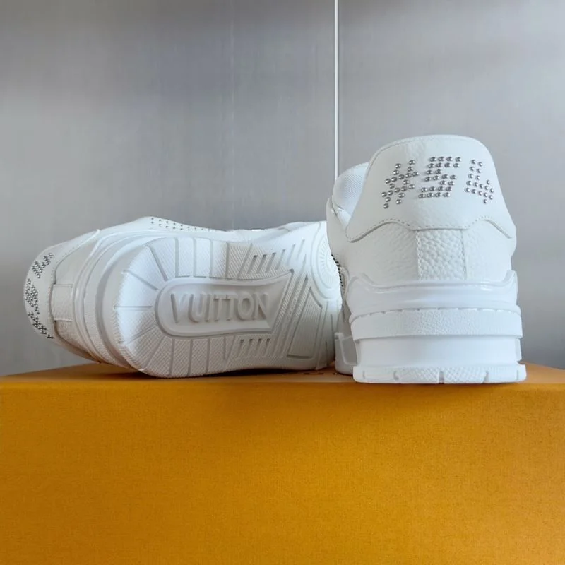 FashionForward Louis Vuitton Trainer Sneaker 31501