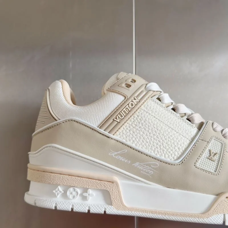 Louis Vuitton Trainer Sneaker Lightweight 31502