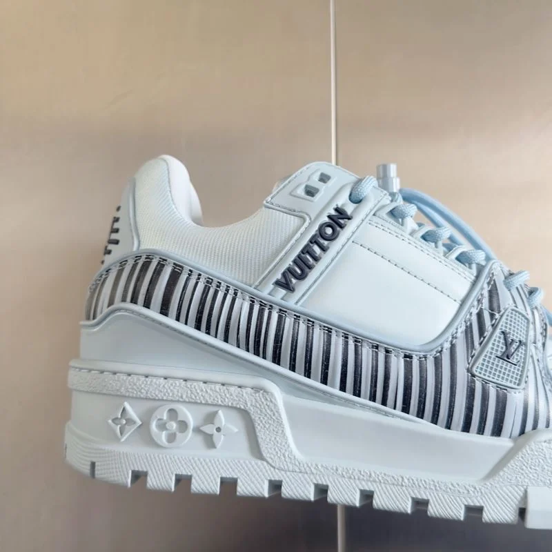 ComfortFit Louis Vuitton Trainer Sneaker 31504