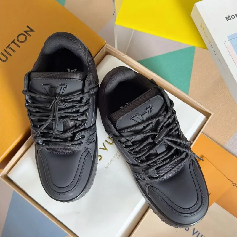 Louis Vuitton Trainer Sneaker Chic 31490