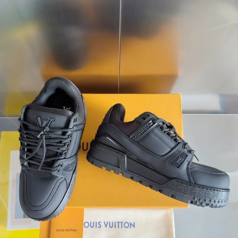 Louis Vuitton Trainer Sneaker Chic 31490