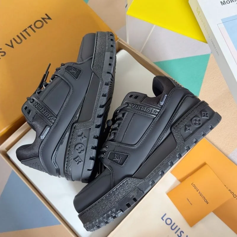 Louis Vuitton Trainer Sneaker Chic 31490