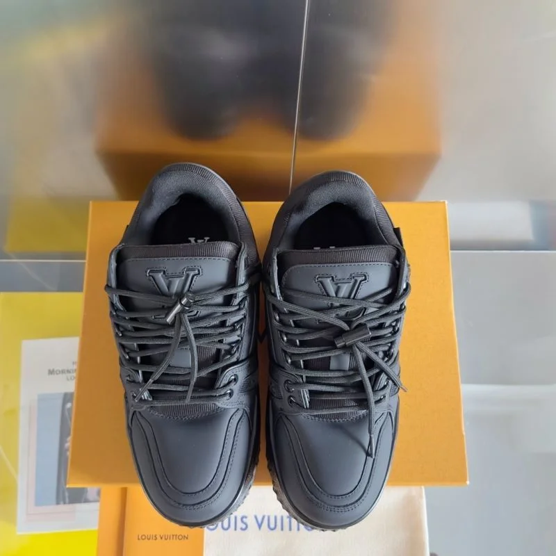 Louis Vuitton Trainer Sneaker Chic 31490