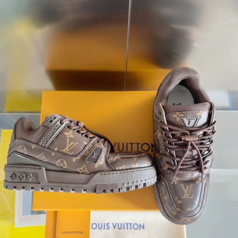 Louis Vuitton Trainer Sneaker Chic 31509