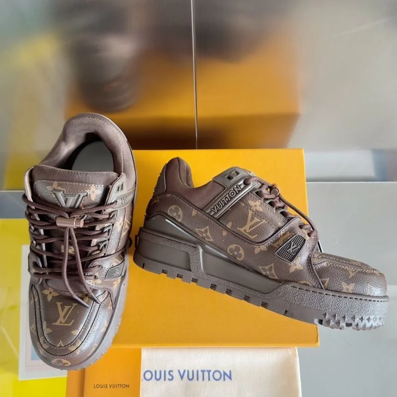Louis Vuitton Trainer Sneaker Chic 31509