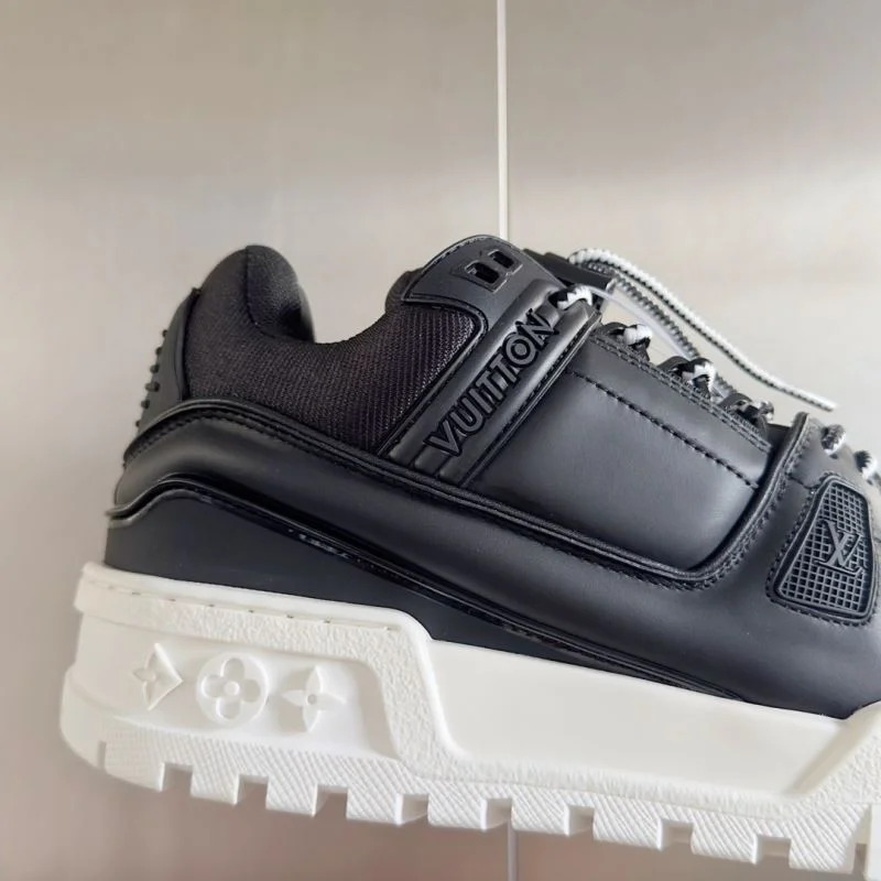 Louis Vuitton Trainer Sneaker EasyCare 31506