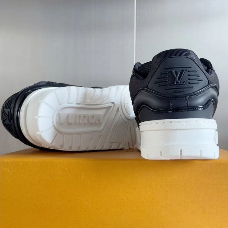 Louis Vuitton Trainer Sneaker EasyCare 31506