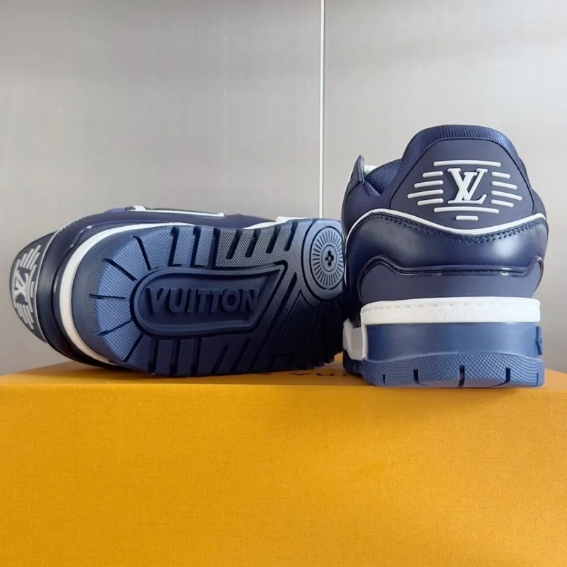 Louis Vuitton Trainer Sneaker Lightweight 31486