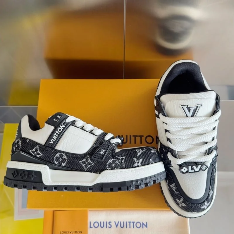 Louis Vuitton Trainer Sneaker Resilient 31487