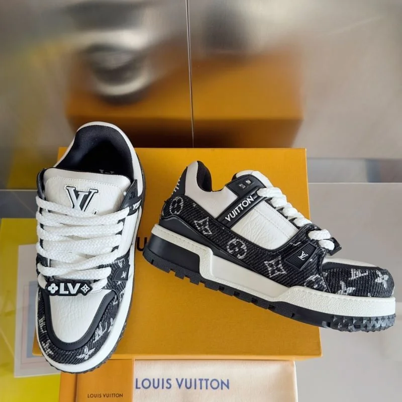 Louis Vuitton Trainer Sneaker Resilient 31487