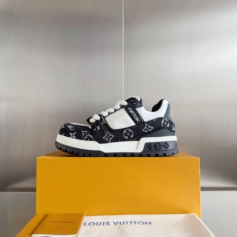 Louis Vuitton Trainer Sneaker Resilient 31487