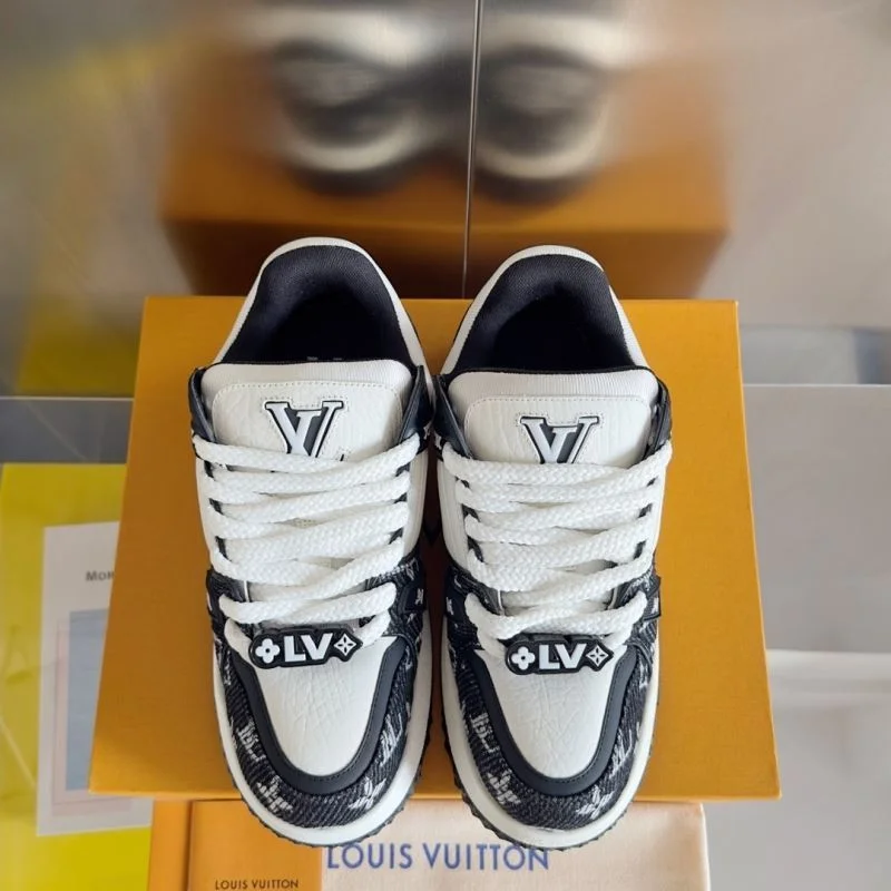 Louis Vuitton Trainer Sneaker Resilient 31487