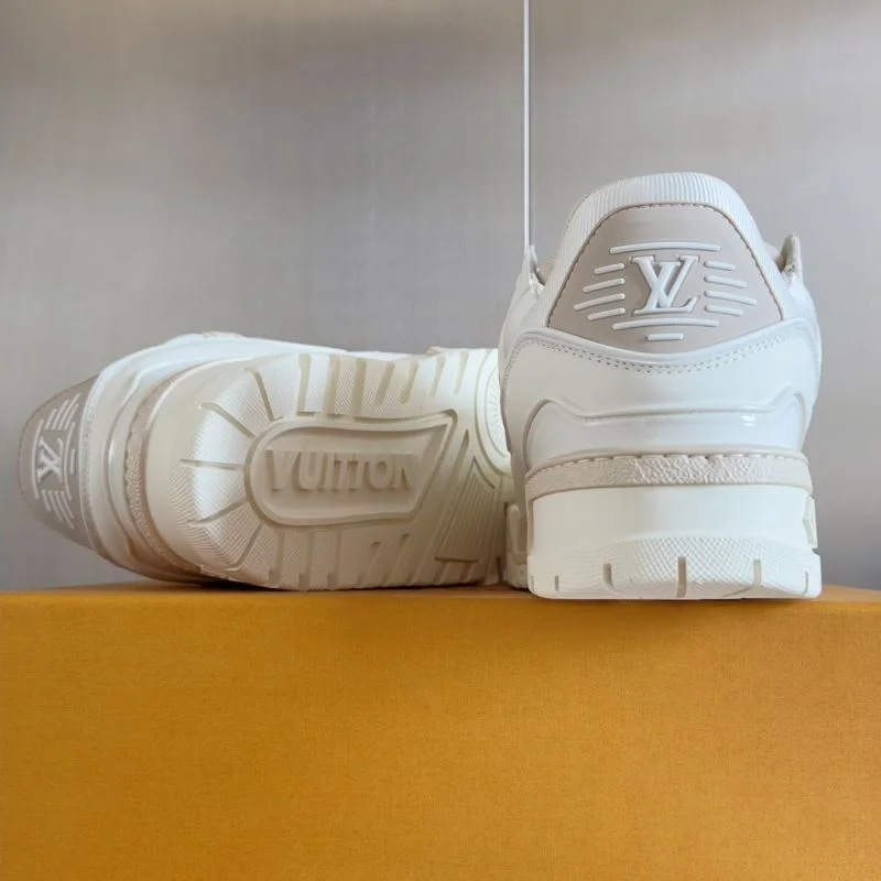 ModernLook Louis Vuitton Trainer Sneaker 31482