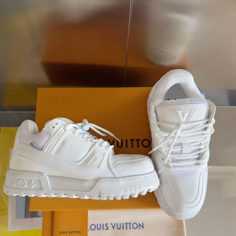 Louis Vuitton Trainer Sneaker Lightweight 31498