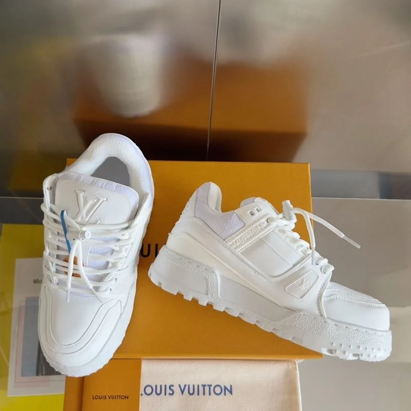 Louis Vuitton Trainer Sneaker Lightweight 31498