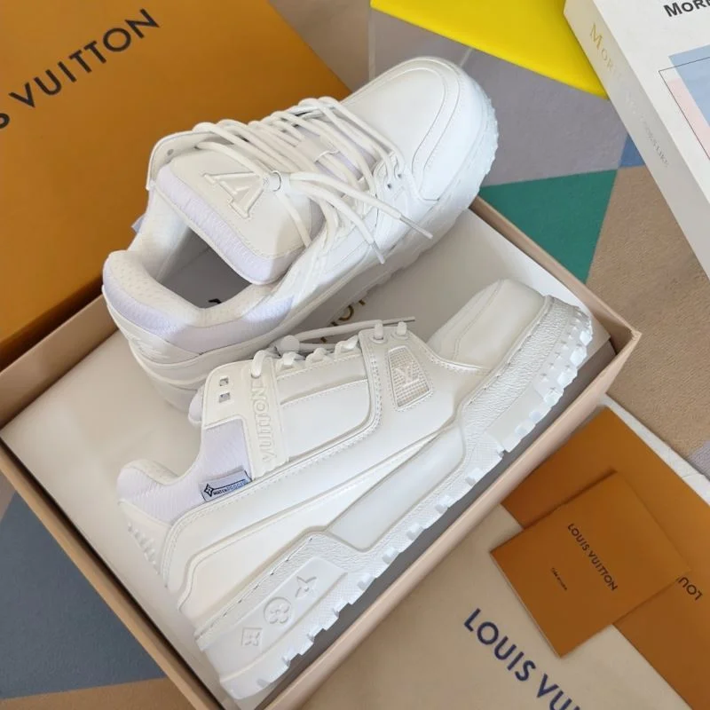 Louis Vuitton Trainer Sneaker Lightweight 31498