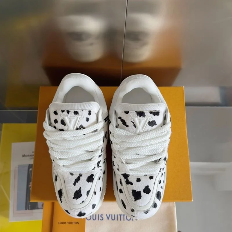 TimelessDesign Louis Vuitton Trainer Sneaker 31485