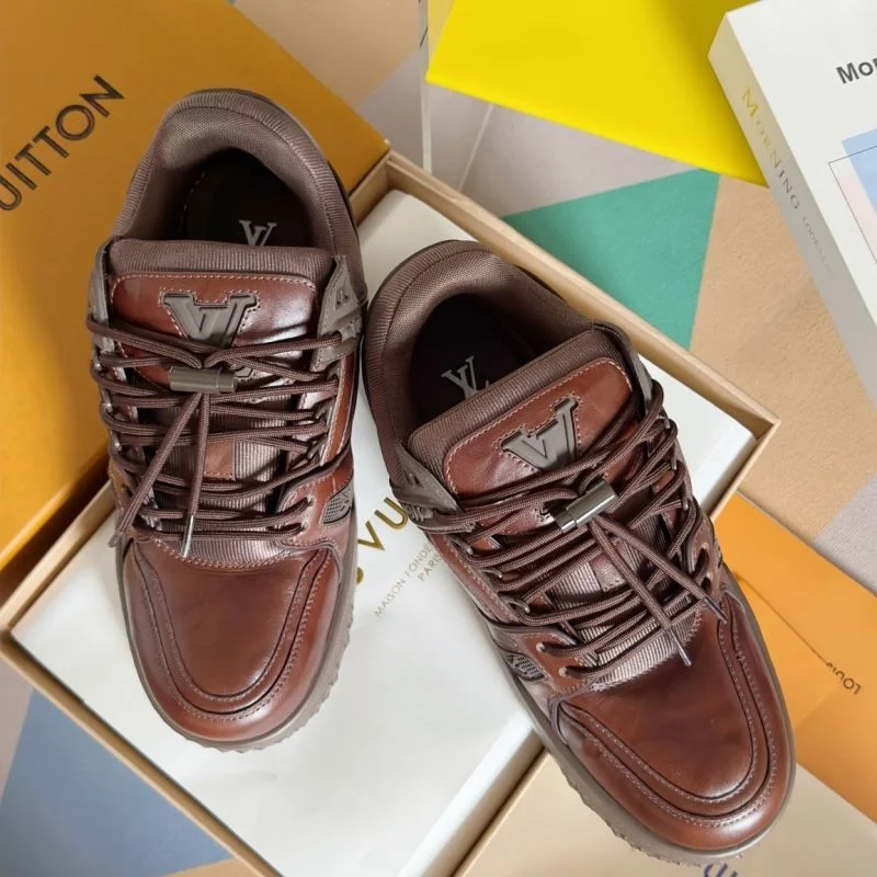 Cozy Louis Vuitton Trainer Sneaker 31483