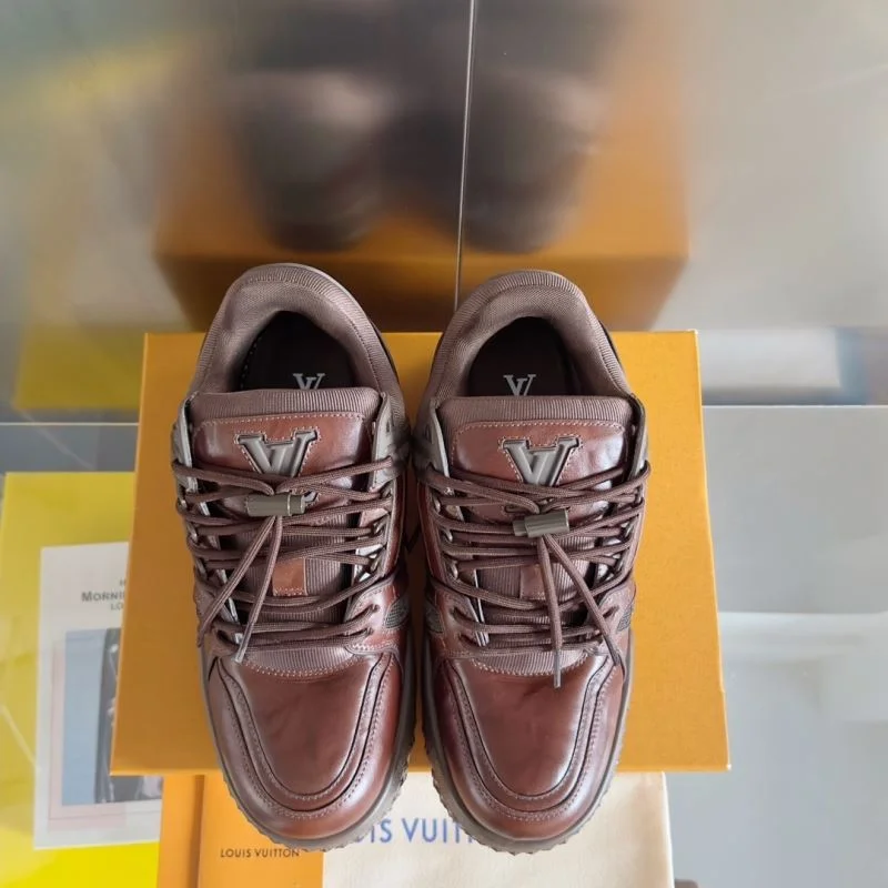 Cozy Louis Vuitton Trainer Sneaker 31483