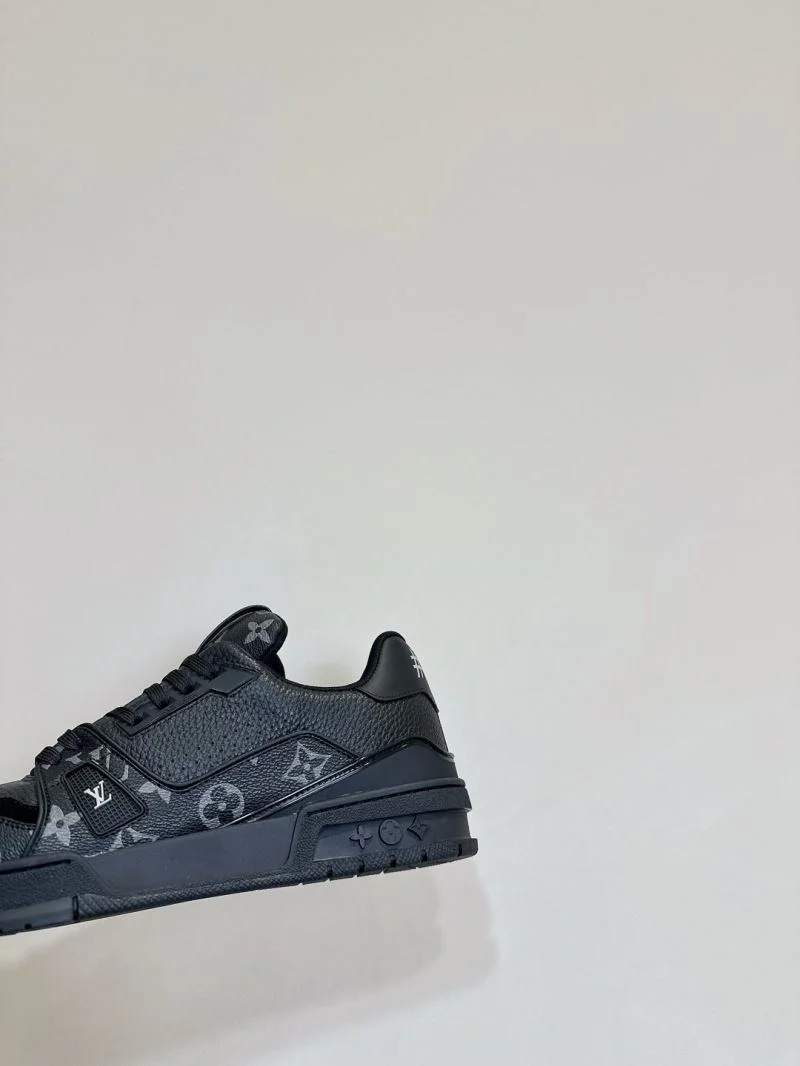 Louis Vuitton Trainer Sneaker Bright 31497