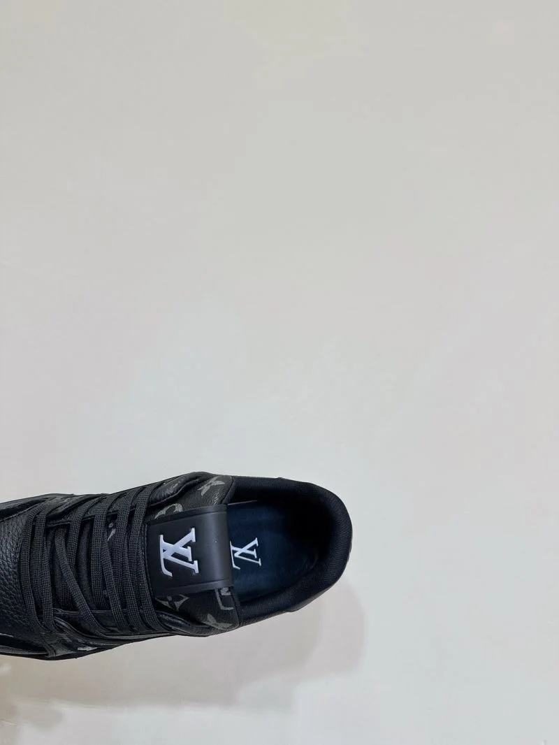 Louis Vuitton Trainer Sneaker Bright 31497