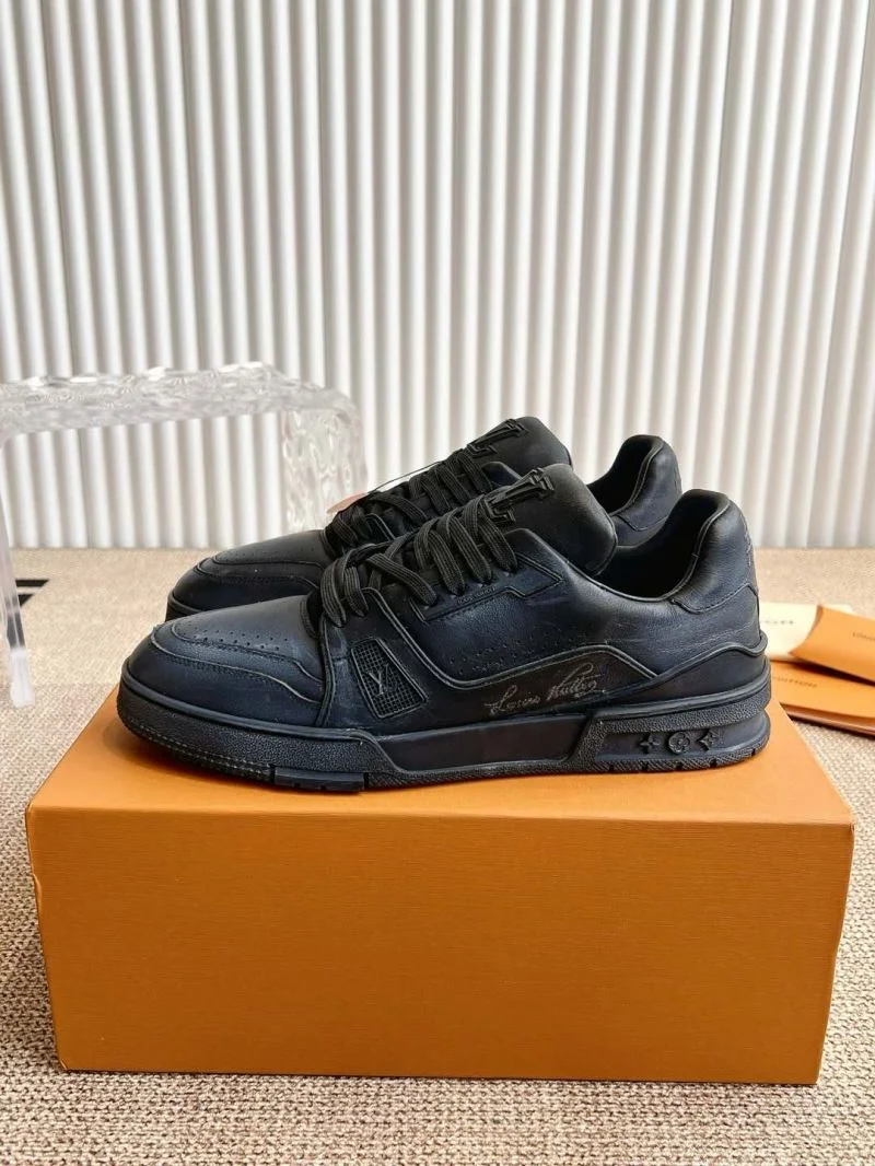 Sporty Louis Vuitton Trainer Sneaker 31480
