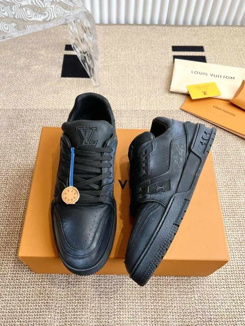 Sporty Louis Vuitton Trainer Sneaker 31480