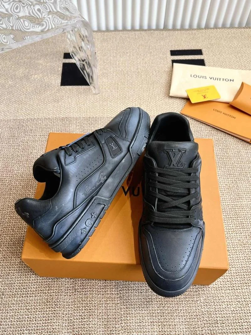 Sporty Louis Vuitton Trainer Sneaker 31480