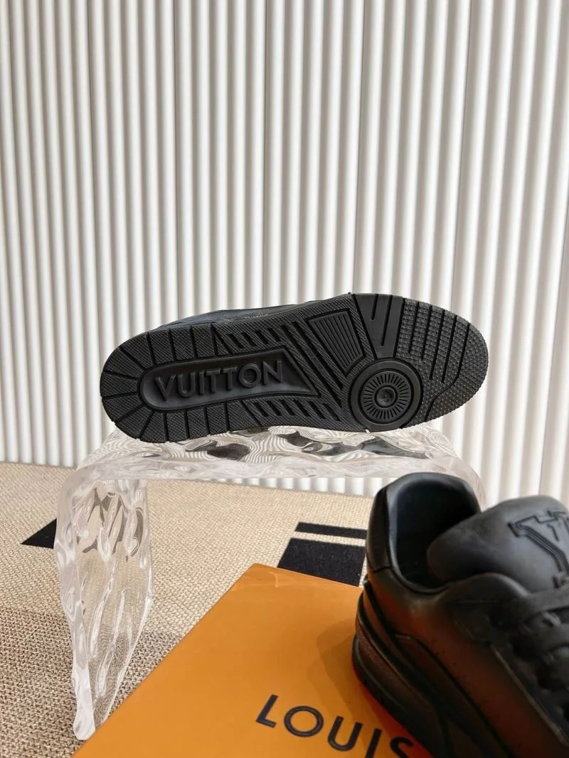 Sporty Louis Vuitton Trainer Sneaker 31480