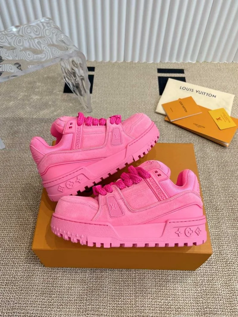 RelaxedFit Louis Vuitton Trainer Sneaker 31479